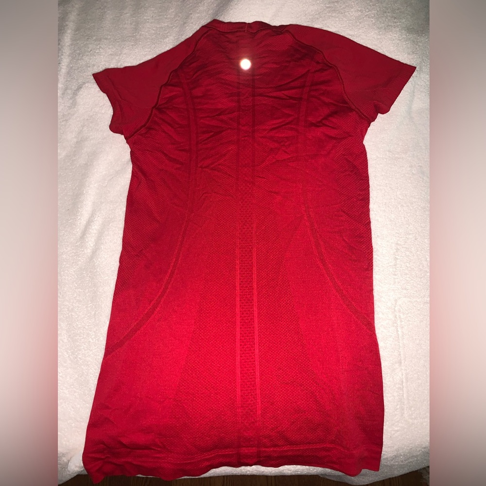 red short sleeve lululemon swiftly tech